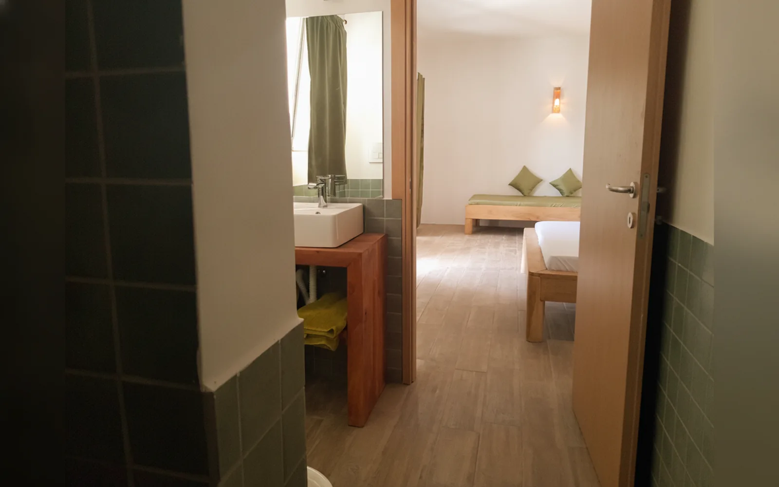 Camera con bagno privato — La Base Hotel, Zanzibar (foto 10)